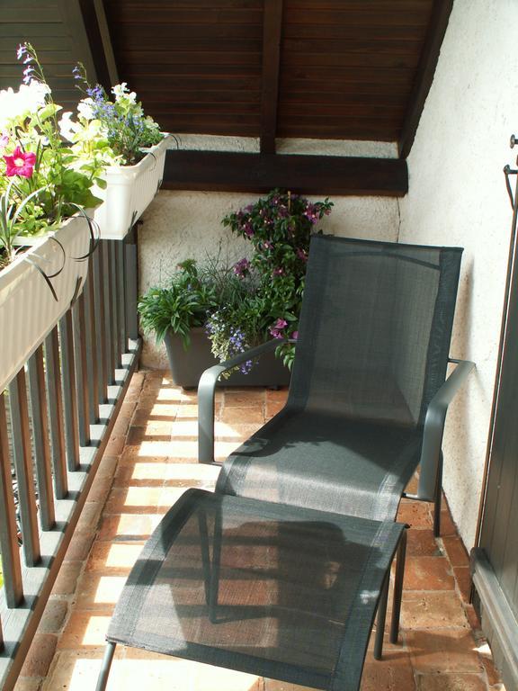Hotel Gästhaus Du côté de chez Jos Bezons Exterior foto